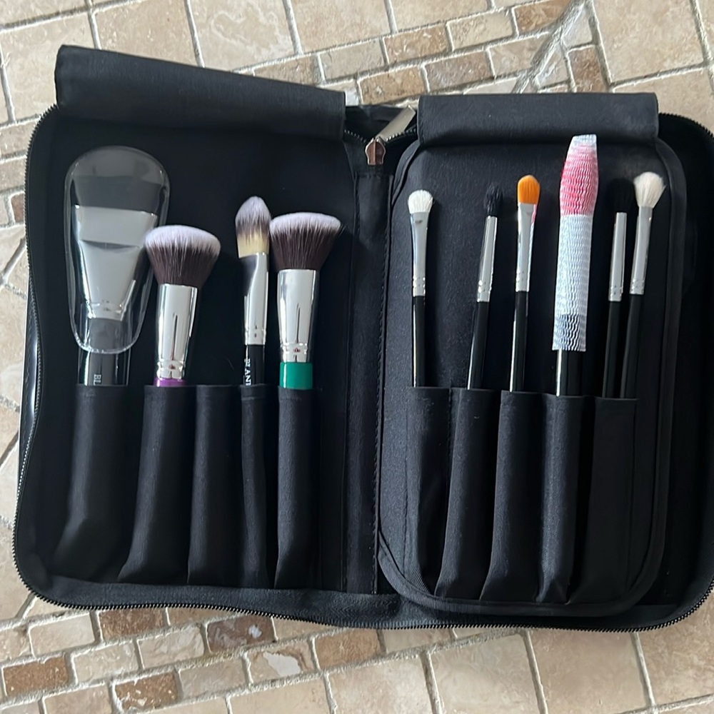 Blank Canvas Cosmetic Master Makeup Brush Set